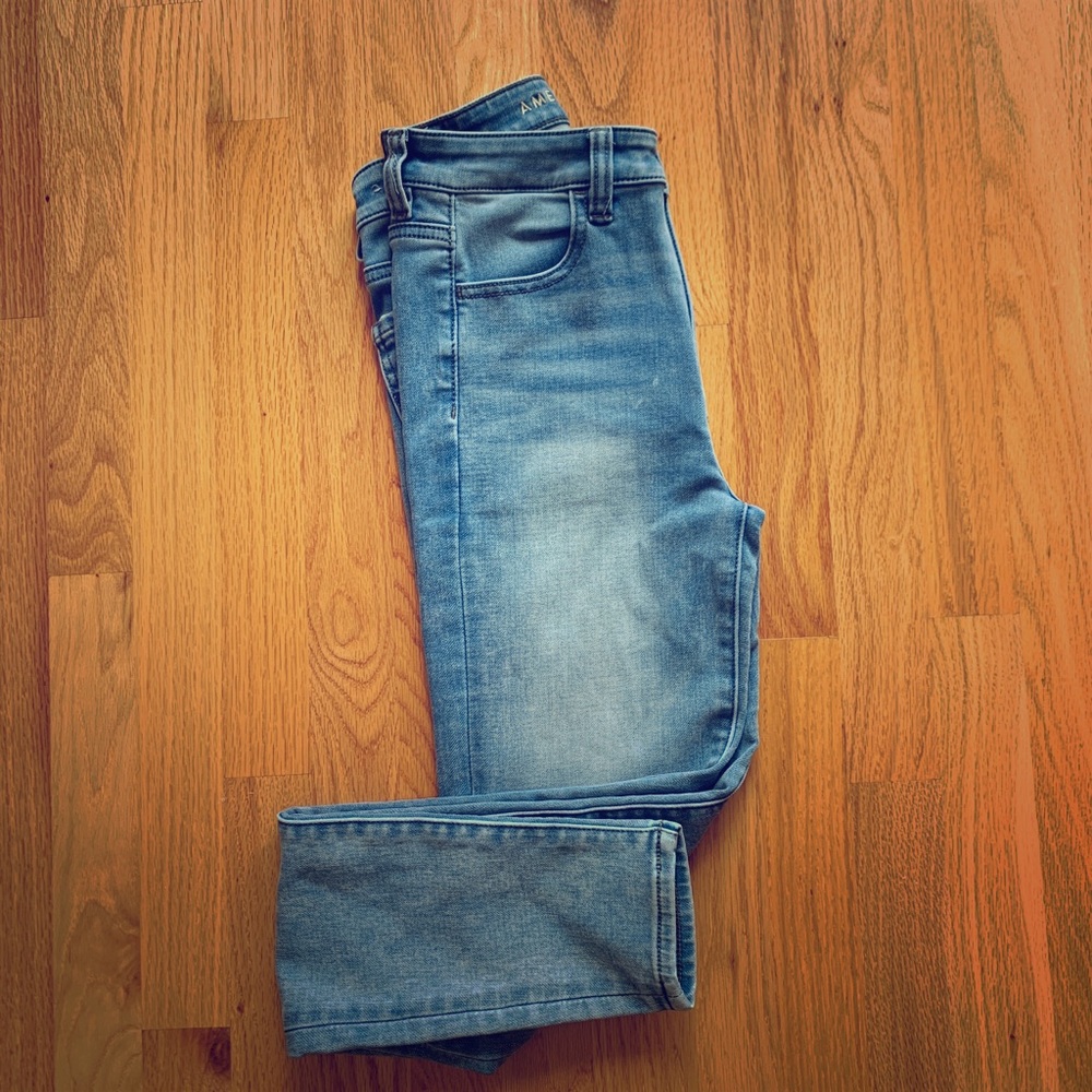 American Eagle Light-Wash Jeans